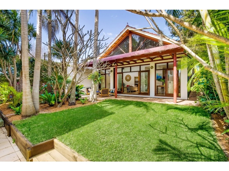 135 Wyndora Ave, Freshwater NSW 2096