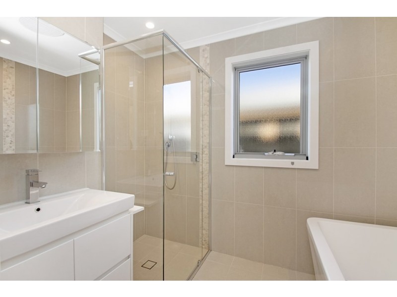 53 Griffin Road, North Curl Curl NSW 2099