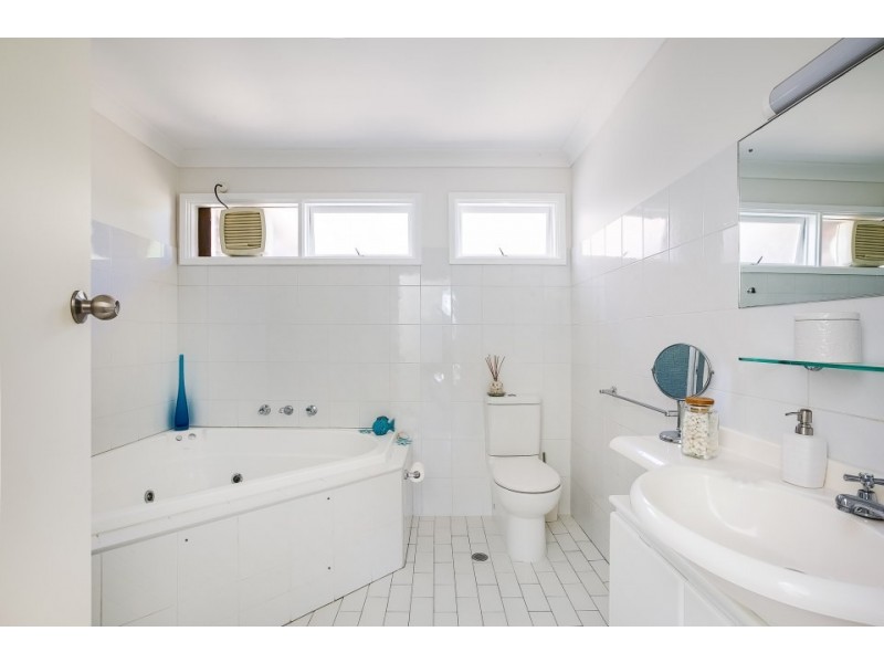 17 Chester Place, Narraweena NSW 2099