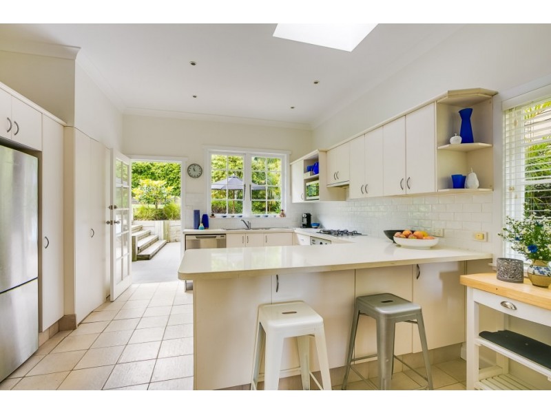 35 MacMillan Street, Seaforth NSW 2092