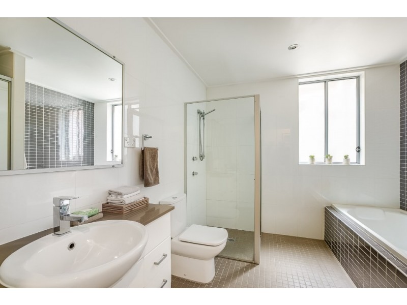 2/79 Queenscliff Road, Queenscliff NSW 2096