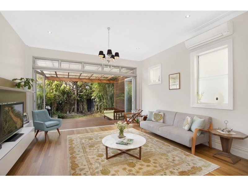 33 Pine Street, Manly NSW 2095