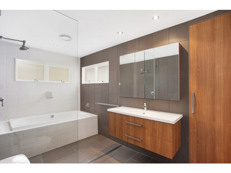 33 Pine Street, Manly NSW 2095