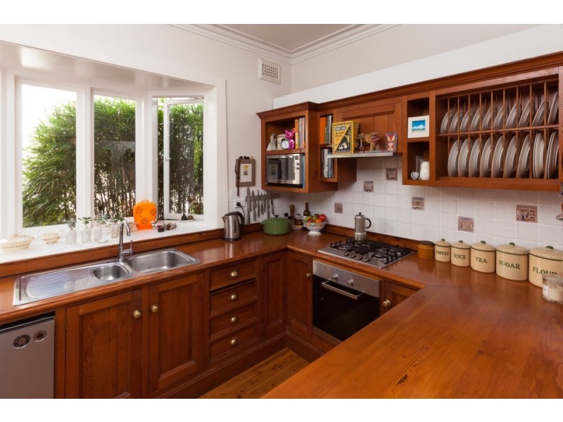 17 Hilltop Crescent, Fairlight NSW 2094