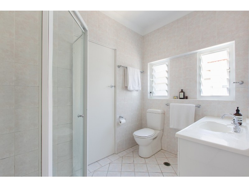 2/17 McDonald Street, Freshwater NSW 2096