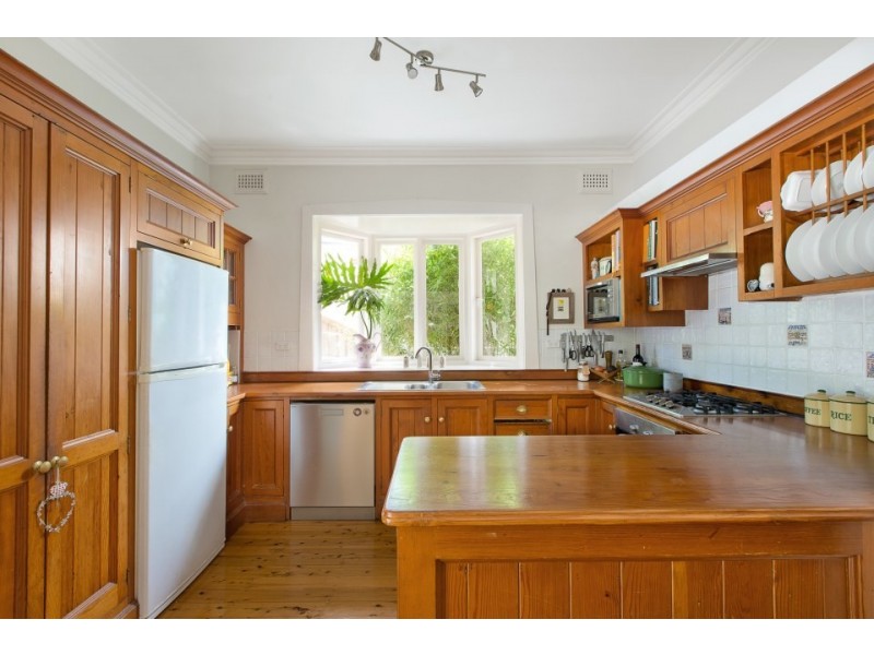 17 Hilltop Crescent, Fairlight NSW 2094