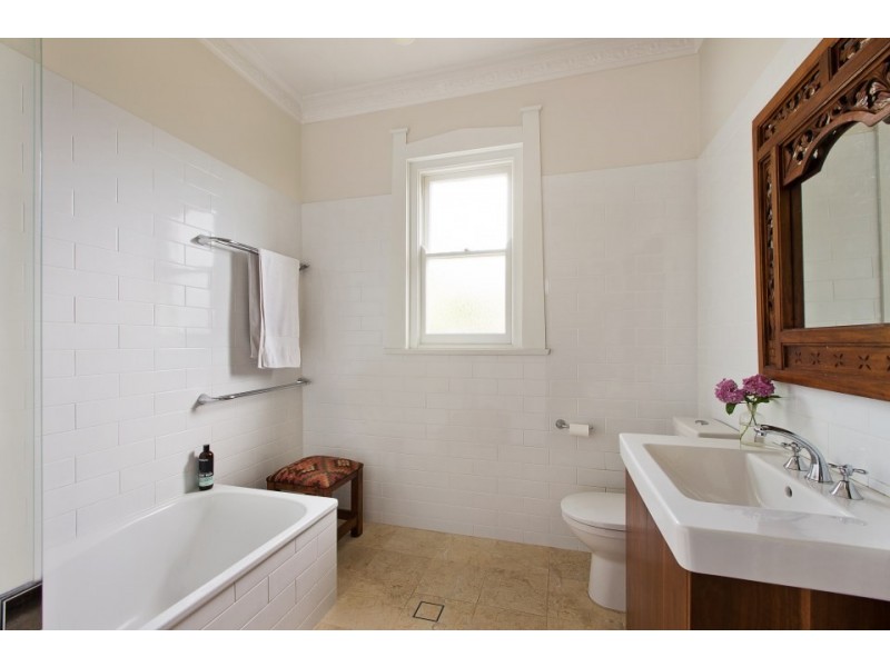 17 Hilltop Crescent, Fairlight NSW 2094