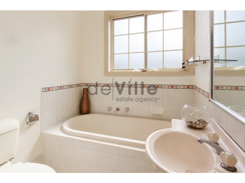 242 Meurants Lane, Glenwood NSW 2768