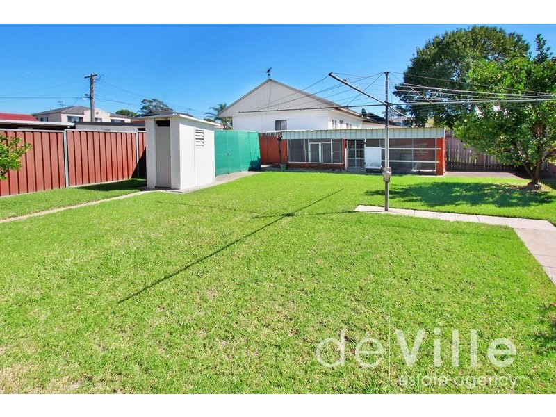 4 Dan Avenue, Blacktown NSW 2148