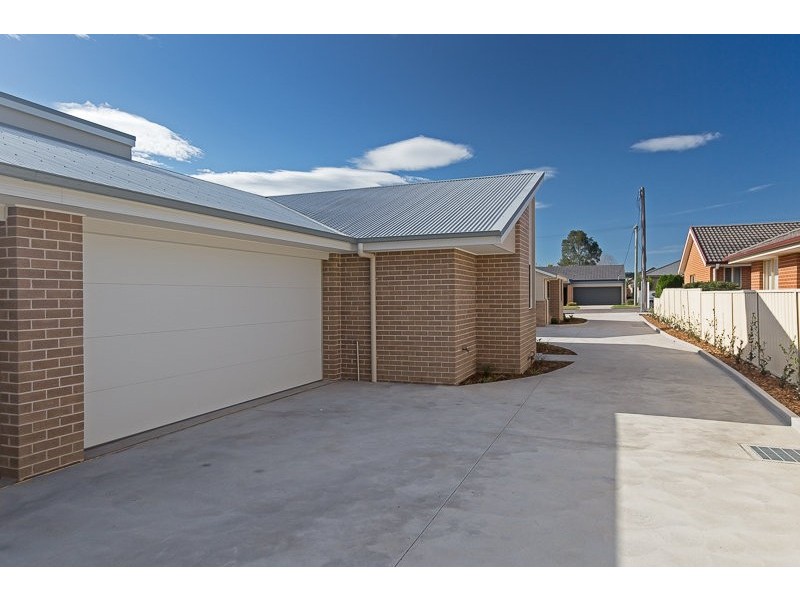 2/13 Margaret Street, Warners Bay NSW 2282