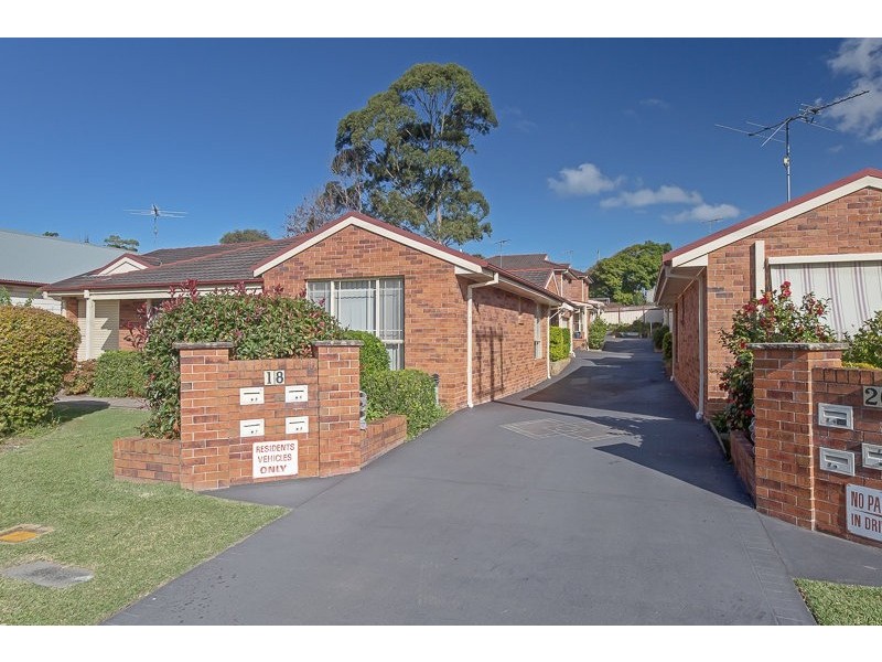 4/18 Glover Street, Belmont NSW 2280