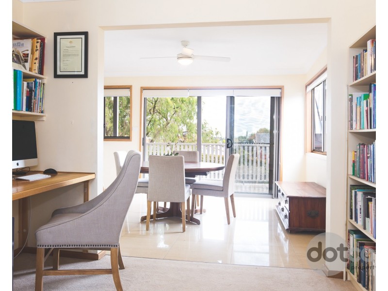 6 Boomerang Road, Waratah NSW 2298