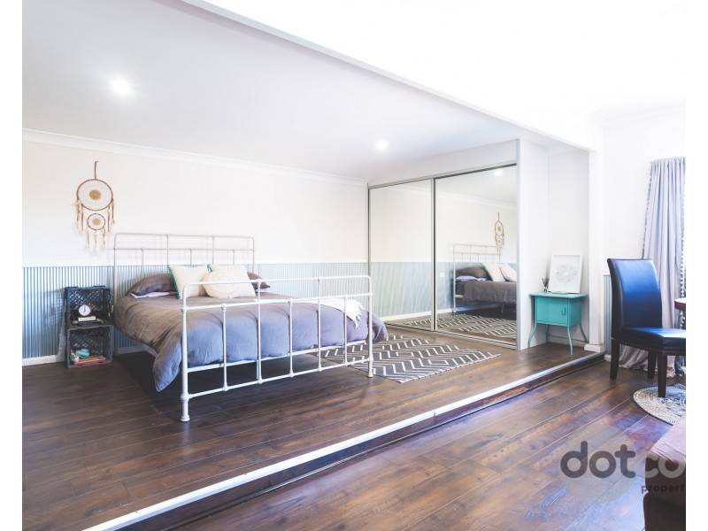 77 Medcalf Street, Warners Bay NSW 2282