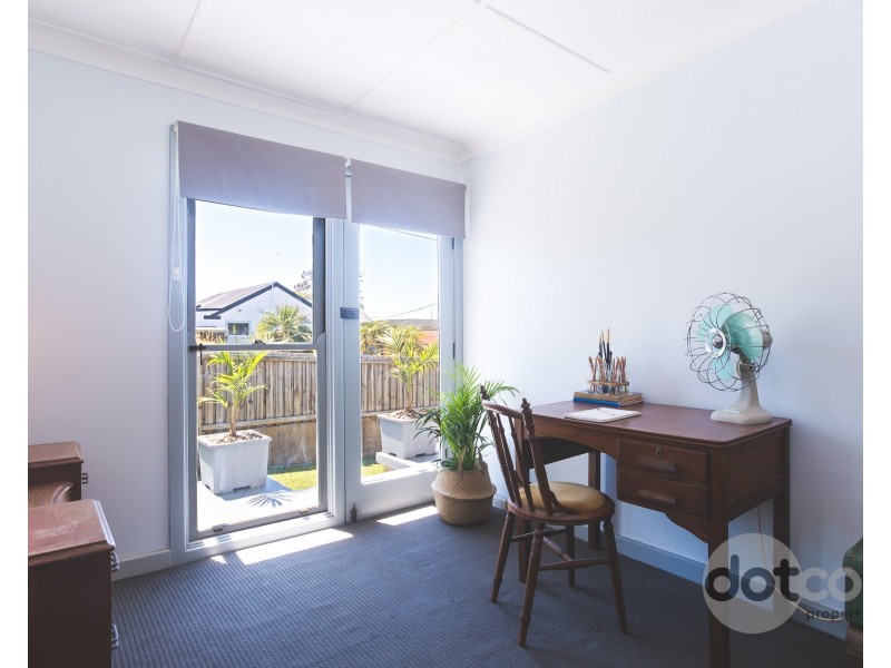 77 Medcalf Street, Warners Bay NSW 2282