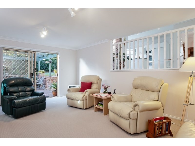 17 Boatmans Row, Eleebana NSW 2282