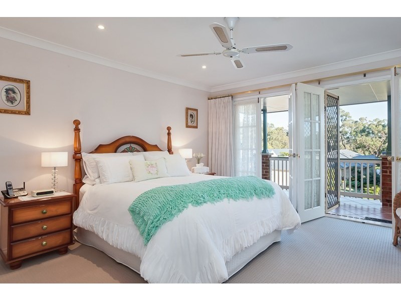 17 Boatmans Row, Eleebana NSW 2282