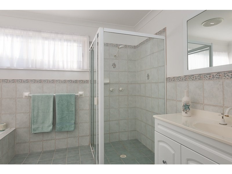 17 Boatmans Row, Eleebana NSW 2282