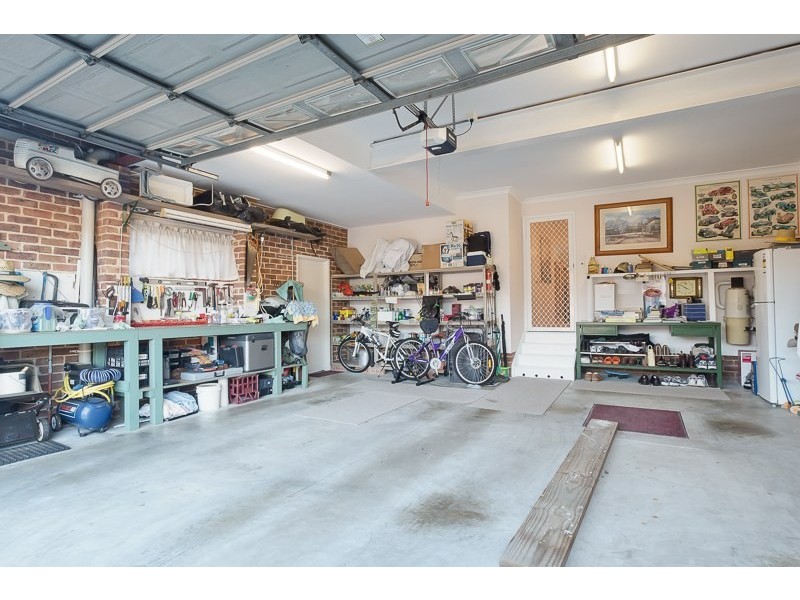 17 Boatmans Row, Eleebana NSW 2282