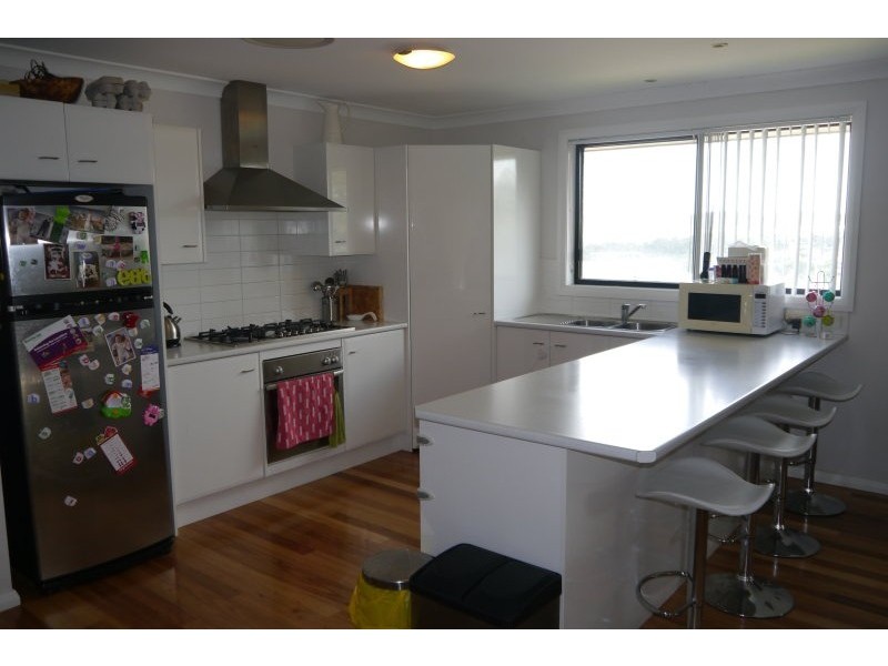 9 Bangalore Place, Cameron Park NSW 2285