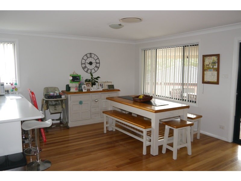 9 Bangalore Place, Cameron Park NSW 2285