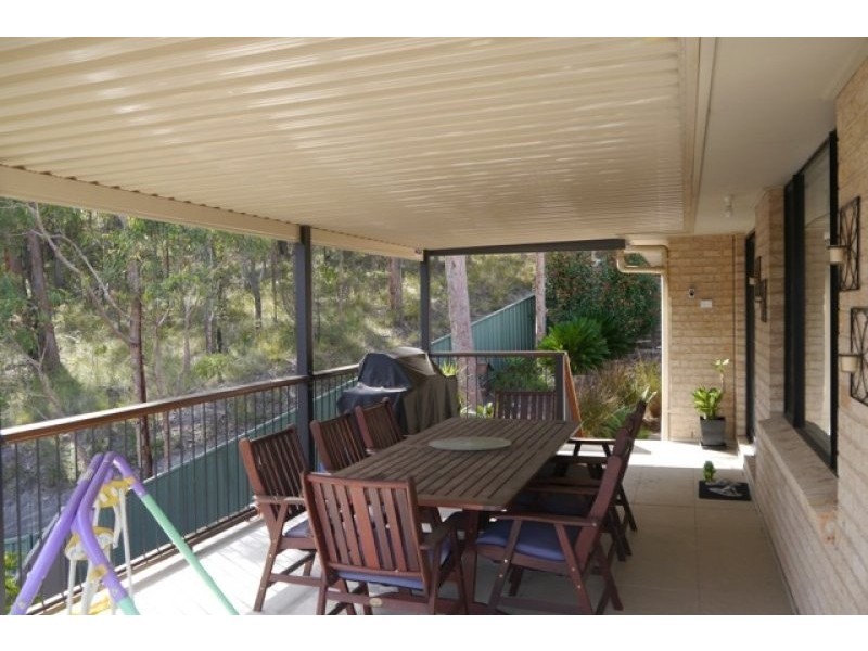 9 Bangalore Place, Cameron Park NSW 2285