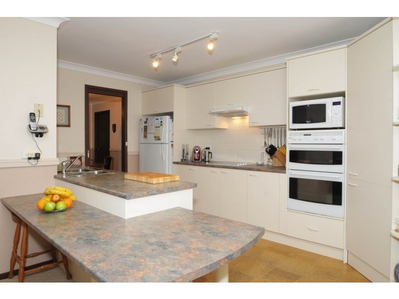 20 Seaview Close, Eleebana NSW 2282