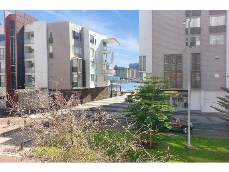 102/4 Honeysuckle Drive, Newcastle NSW 2300