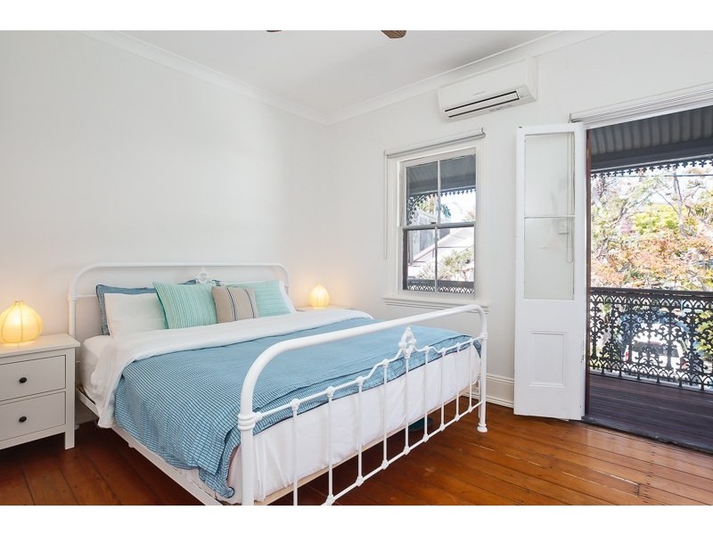 38 Railway Street, Cooks Hill NSW 2300