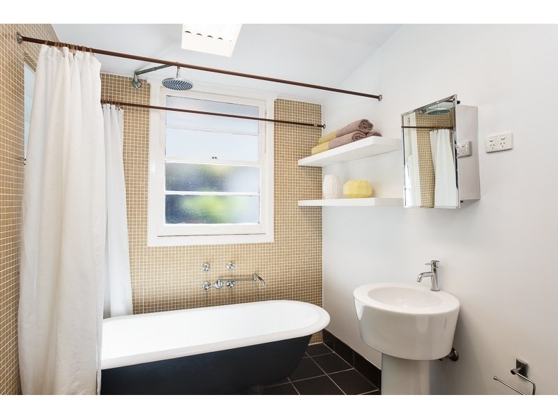 38 Railway Street, Cooks Hill NSW 2300