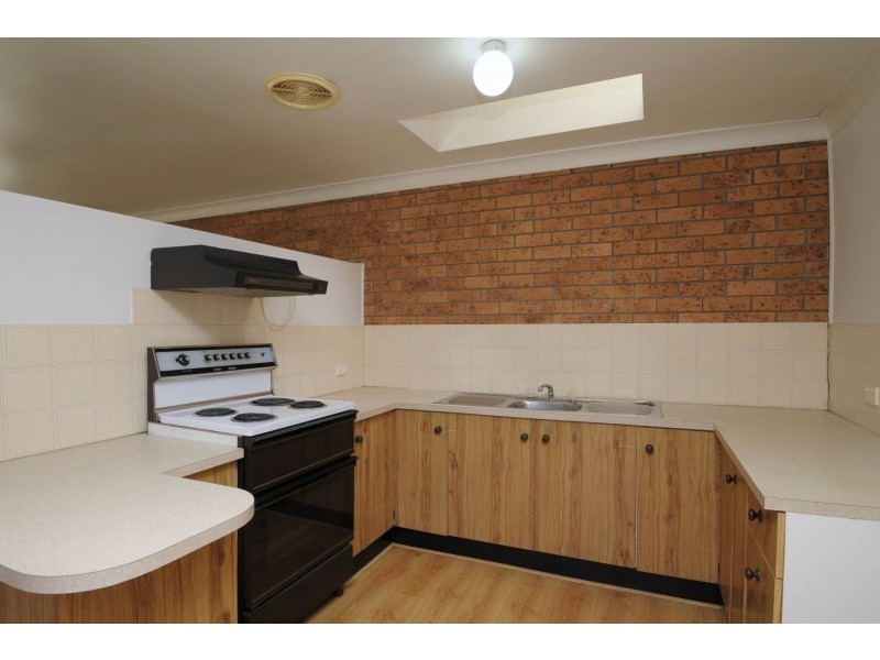 2/2 The Terrace, Raymond Terrace NSW 2324