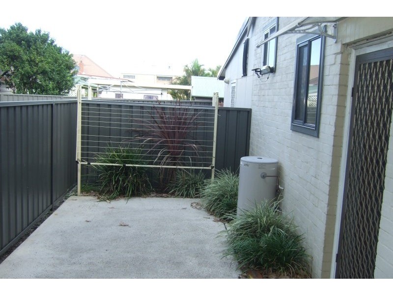 2/14 Church Street, Mayfield NSW 2304