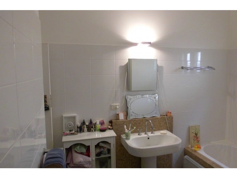 11 Gulliver Street, Hamilton NSW 2303