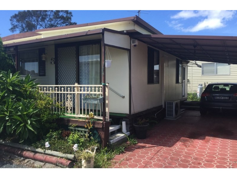 1 Gerald Street, Belmont NSW 2280