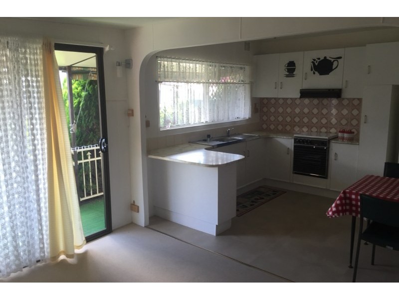 1 Gerald Street, Belmont NSW 2280