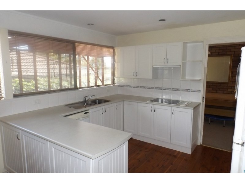 8 Plymouth Close, Macquarie Hills NSW 2285