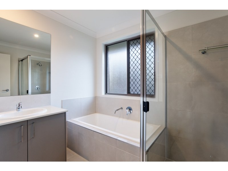 37 Hideaway Circuit, Fletcher NSW 2287