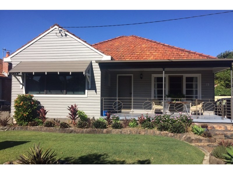 19 Carnley Avenue, New Lambton NSW 2305