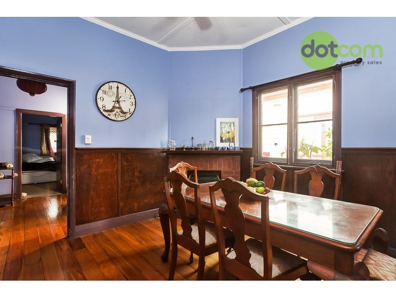 8 Thomas Street, Mayfield NSW 2304