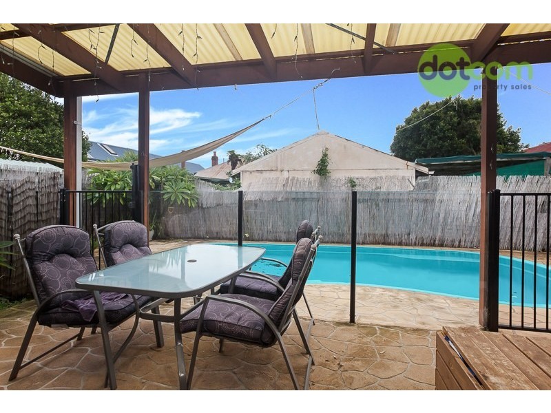 8 Thomas Street, Mayfield NSW 2304