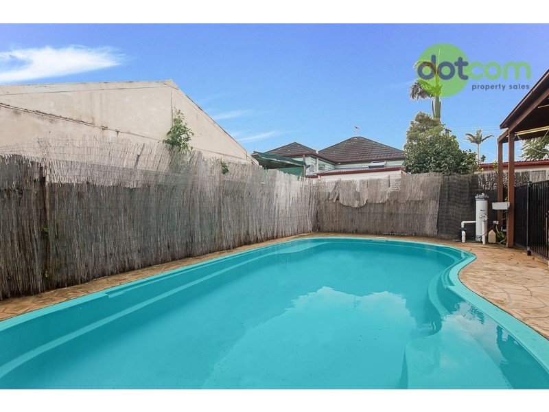 8 Thomas Street, Mayfield NSW 2304