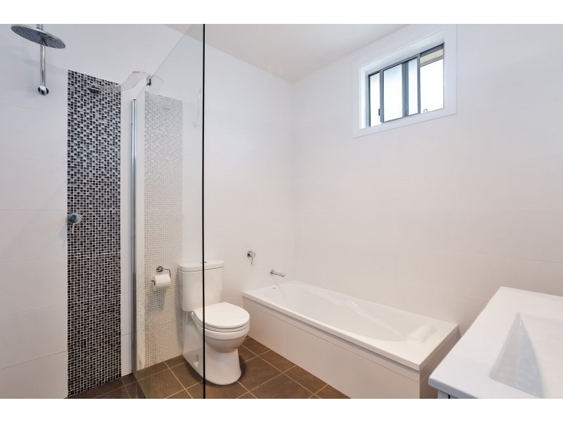 4 Warrior Street, Belmont North NSW 2280