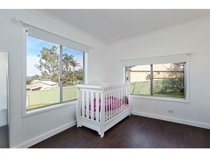 4 Warrior Street, Belmont North NSW 2280