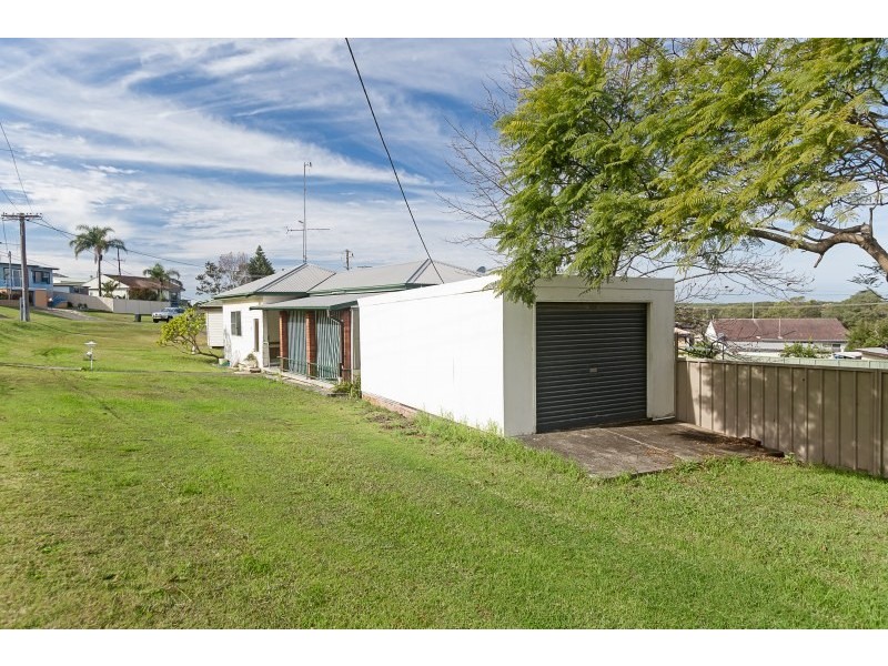 4 Warrior Street, Belmont North NSW 2280