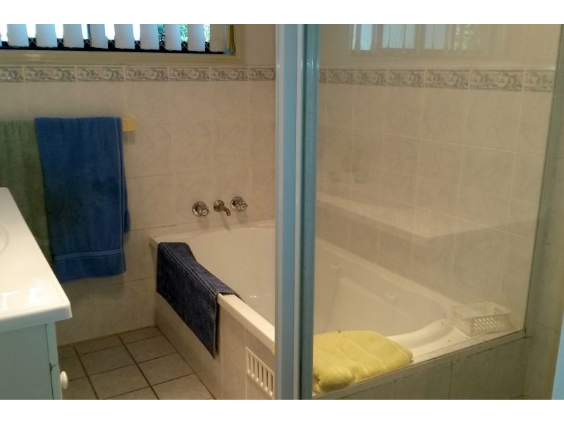 35 Seafarer Close, Belmont NSW 2280