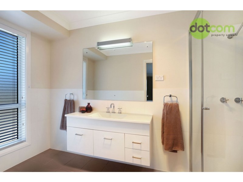 38 Fitzwilliam Circuit, Macquarie Hills NSW 2285