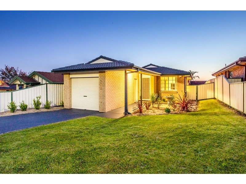 62 Decora Crescent, Warabrook NSW 2304