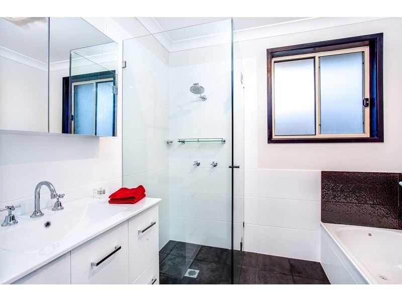 62 Decora Crescent, Warabrook NSW 2304