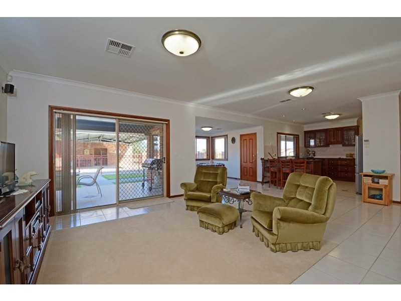 37 Tea Tree Ave, Aberglasslyn NSW 2320