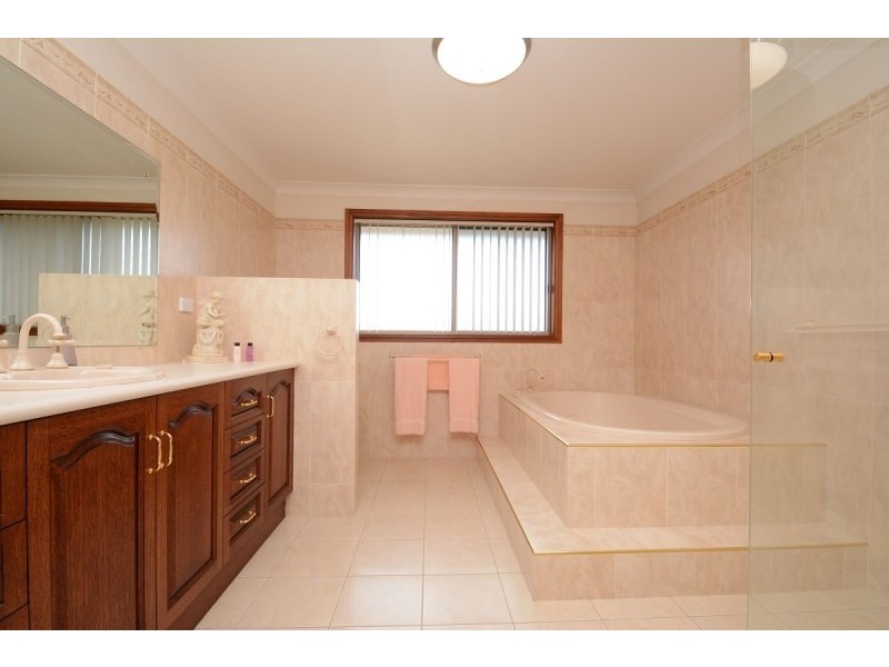 37 Tea Tree Ave, Aberglasslyn NSW 2320