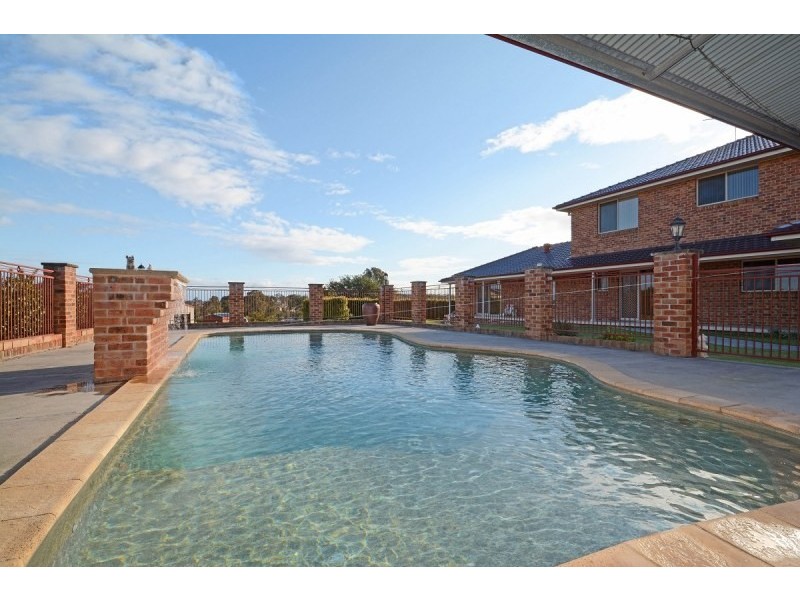 37 Tea Tree Ave, Aberglasslyn NSW 2320